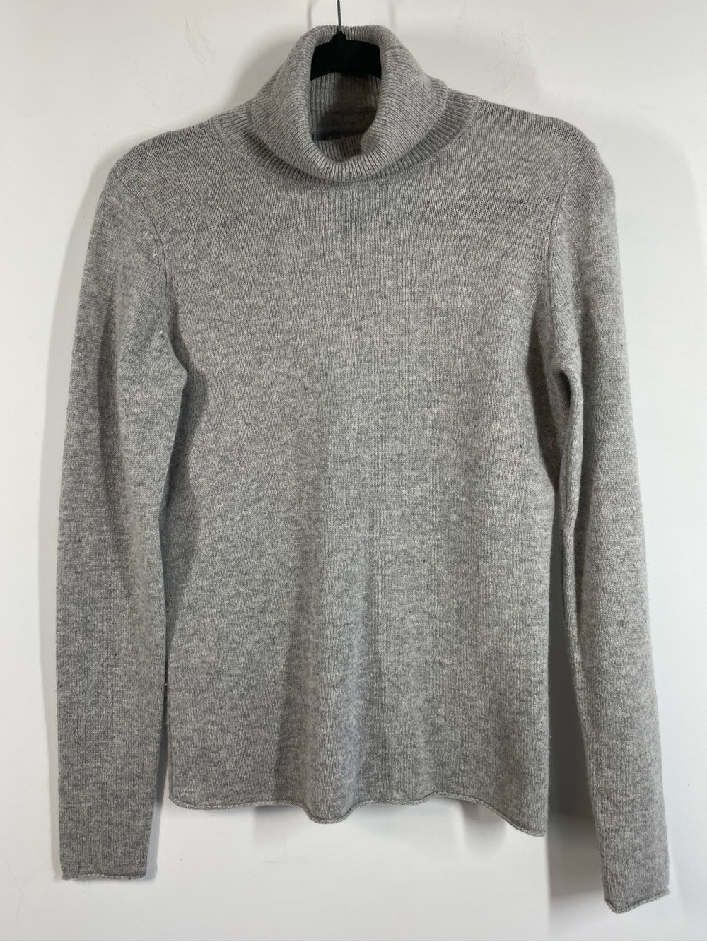 Neiman Marcus 100% Cashmere Turtleneck Sweater Greyy Medium Quiet Luxury Fall